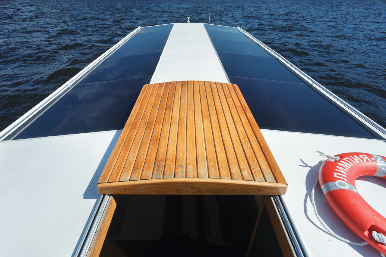 Арендовать Комфортабельный теплоход