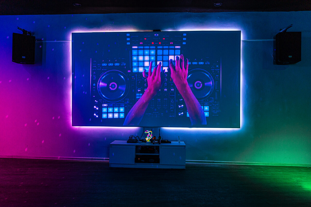 Арендовать Rubin. Зал Disco Party с диско-шаром