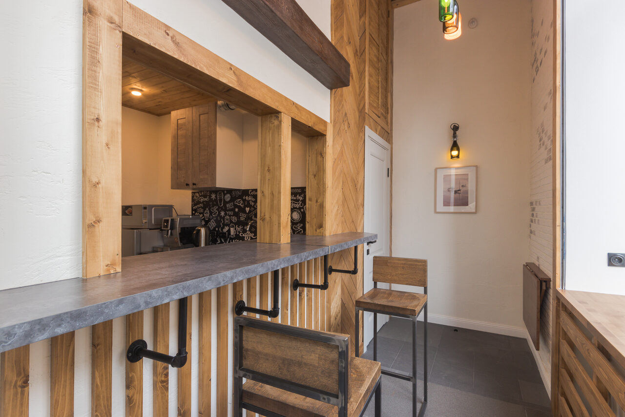 Арендовать Светлый лофт с большими окнами