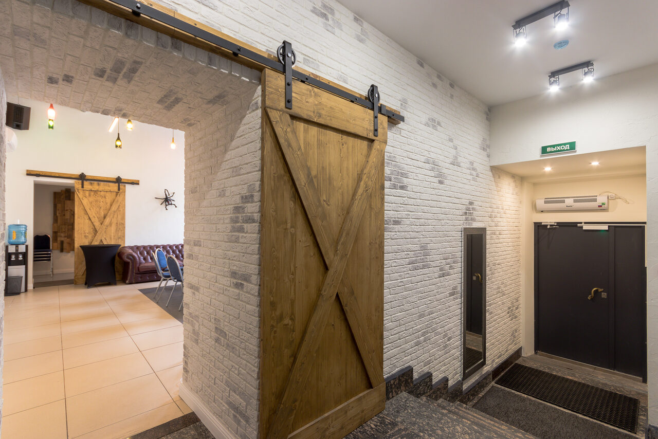 Арендовать Светлый лофт с большими окнами