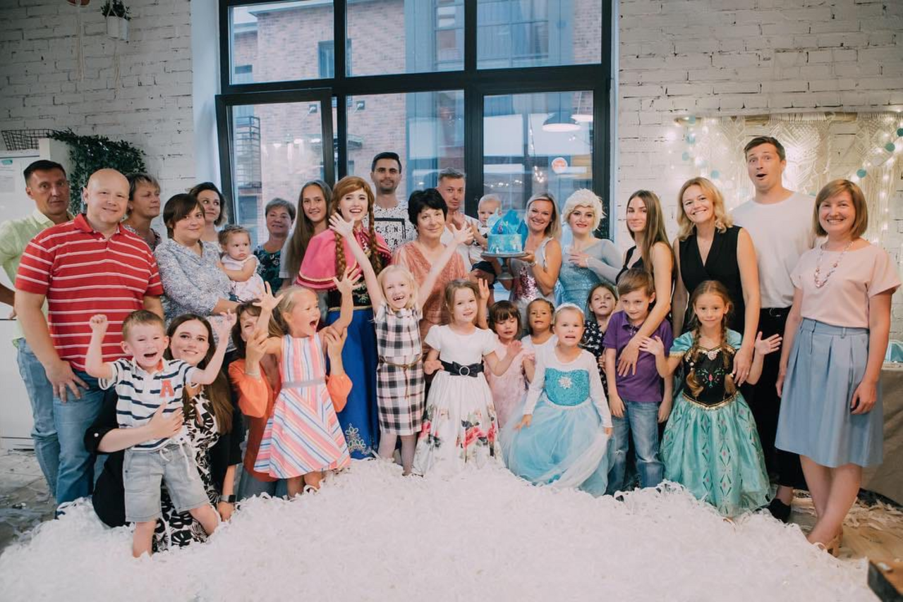 Арендовать Лофт с кухней в белом кирпиче для детских праздников 