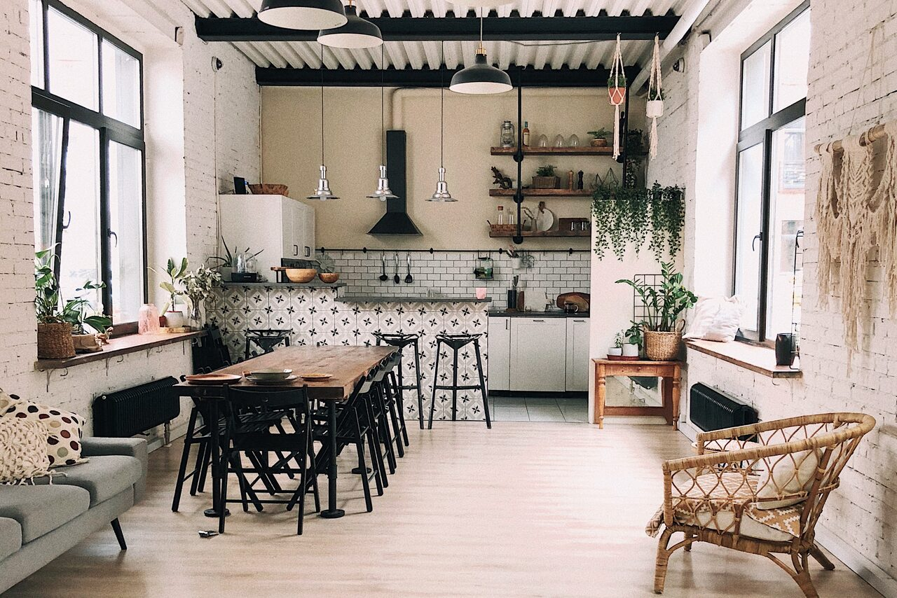 Арендовать Лофт с кухней в белом кирпиче для детских праздников 