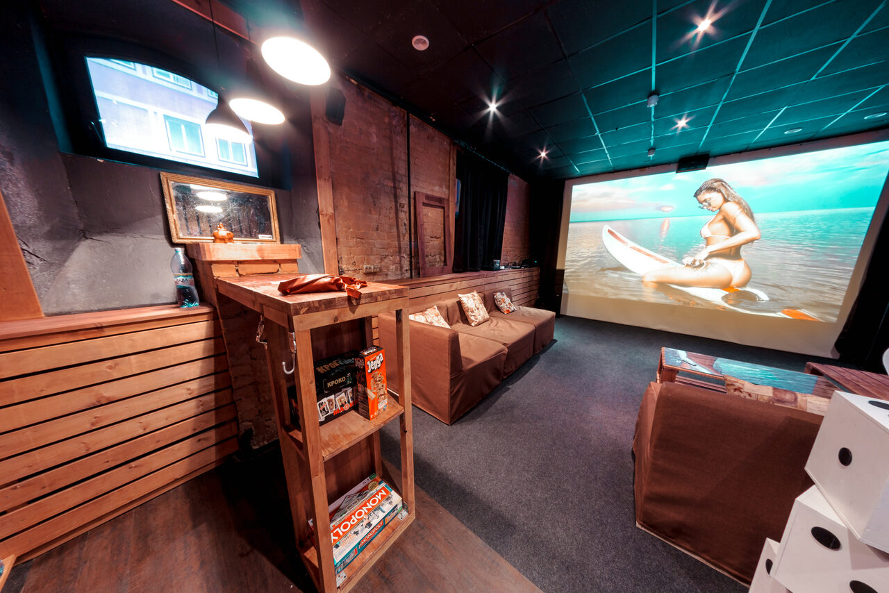 Арендовать Лофт с большим экраном 