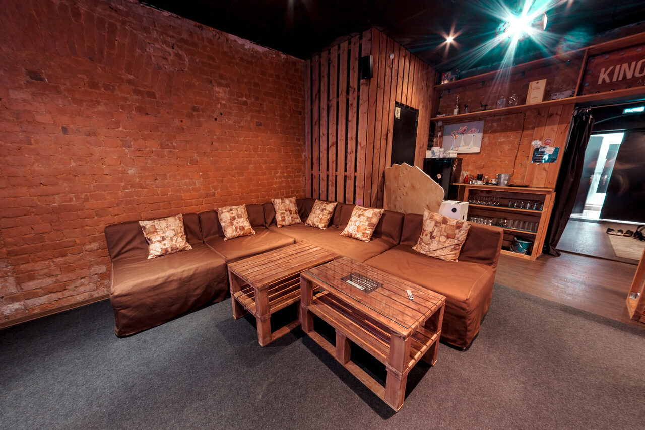 Арендовать Лофт с большим экраном 