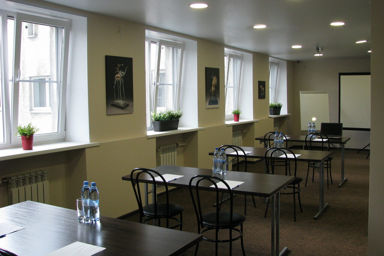 Арендовать  Конференц-зал на Чернышевской