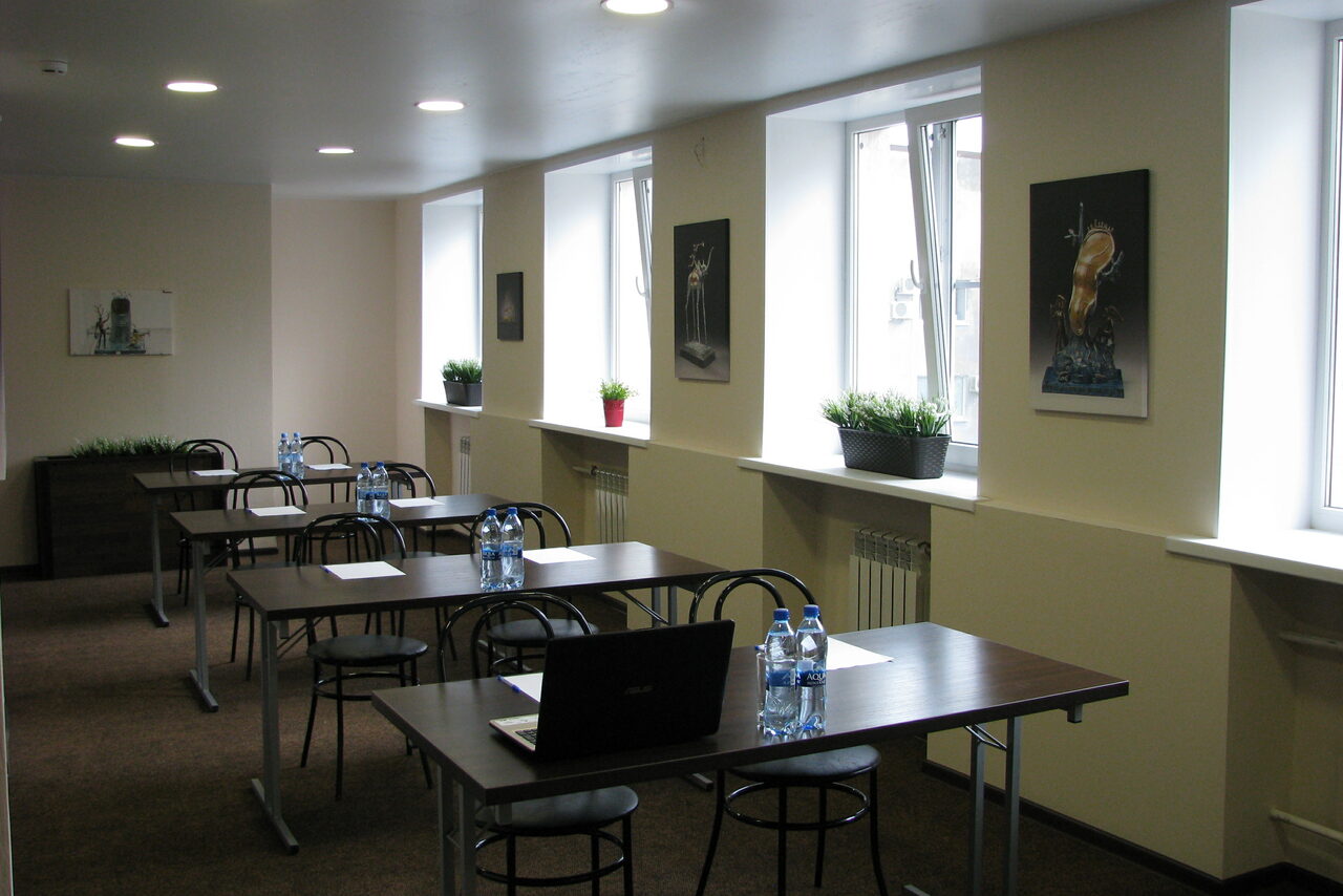 Арендовать  Конференц-зал на Чернышевской