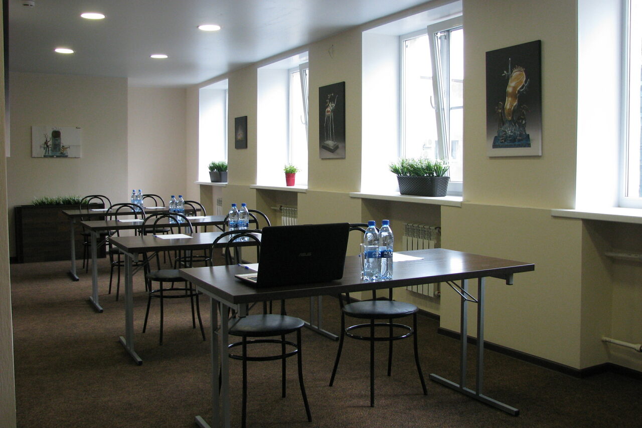 Арендовать  Конференц-зал на Чернышевской