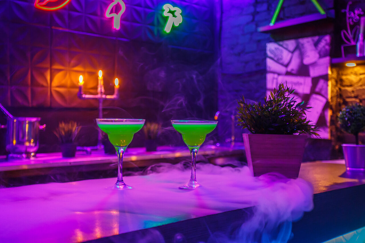 Арендовать Loftblackout. Эксклюзивный черный лофт с летней террасой