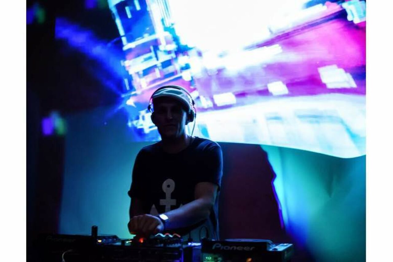 Арендовать Loftblackout. Эксклюзивный черный лофт с летней террасой