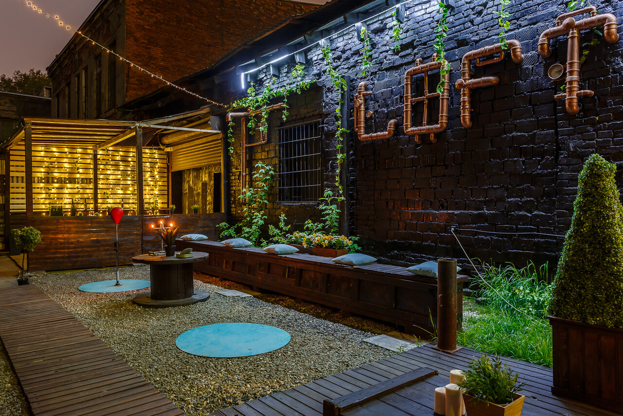 Арендовать Loftblackout. Эксклюзивный черный лофт с летней террасой