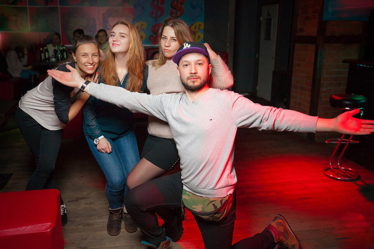 Арендовать  Andy Bar. Лофт-караоке для вечеринок 