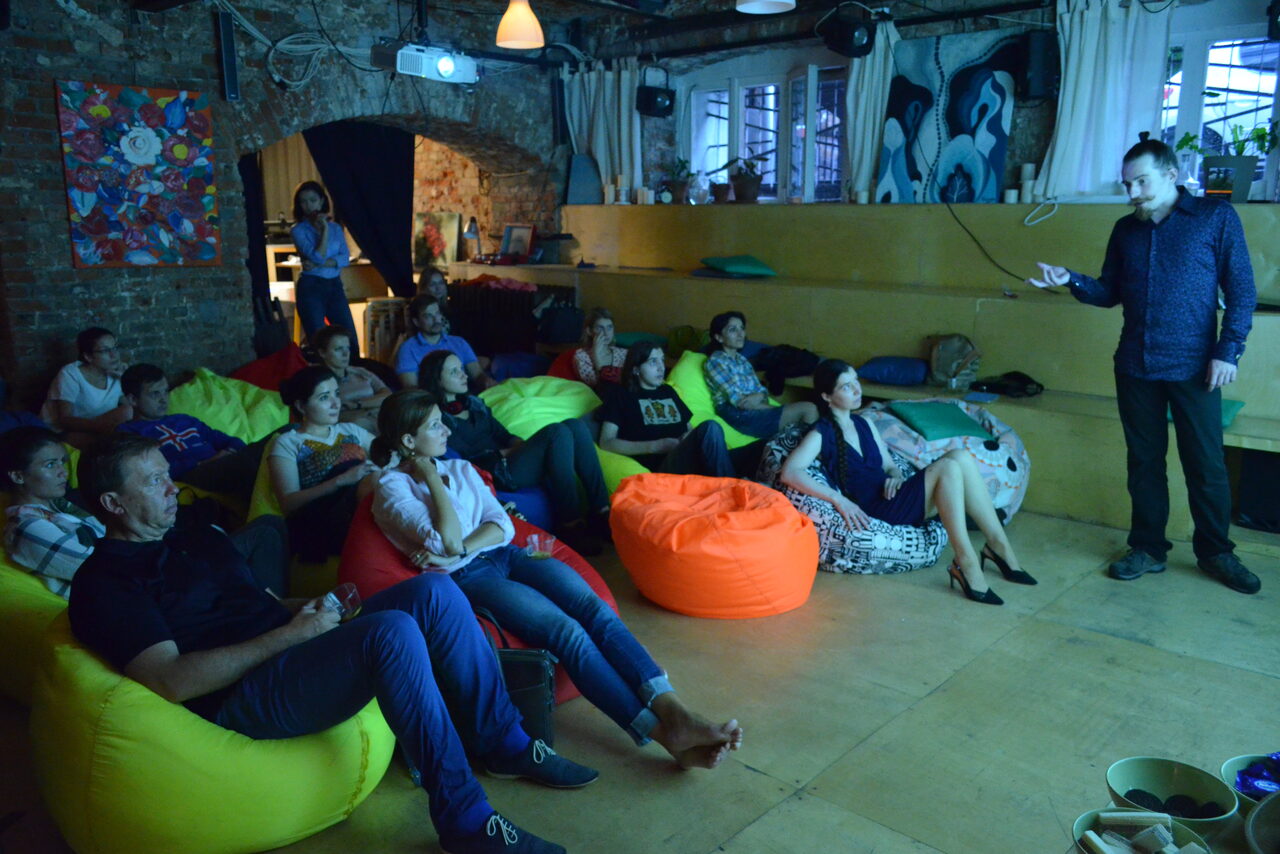 Арендовать Yellow Door Пространство с кирпичными сводами