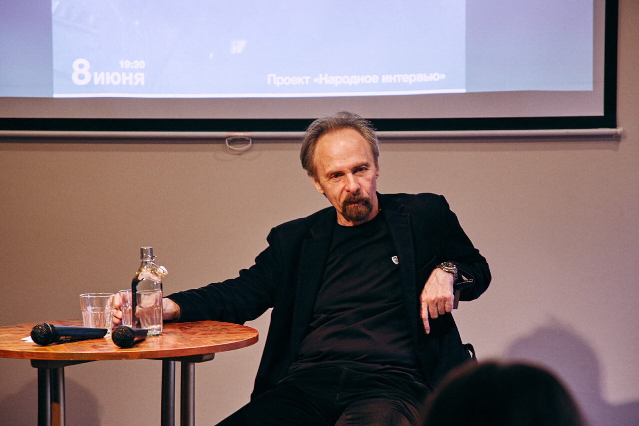 Арендовать Книги и кофе. Творческий лофт со сценой