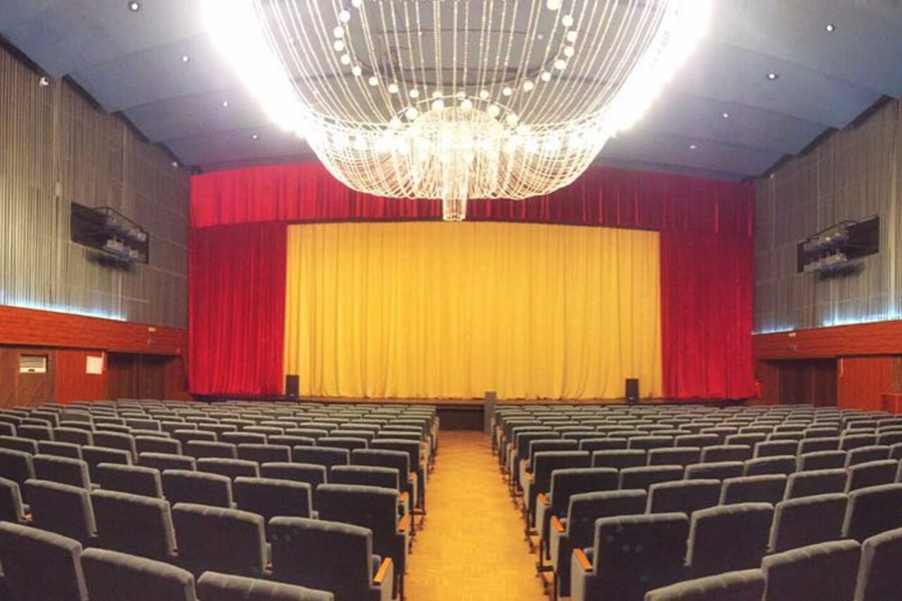 Арендовать Концертный зал-трансформер