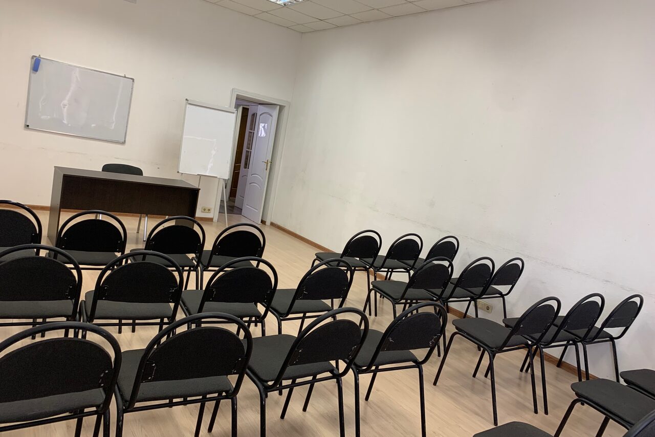 Арендовать Art in Style. Светлый зал