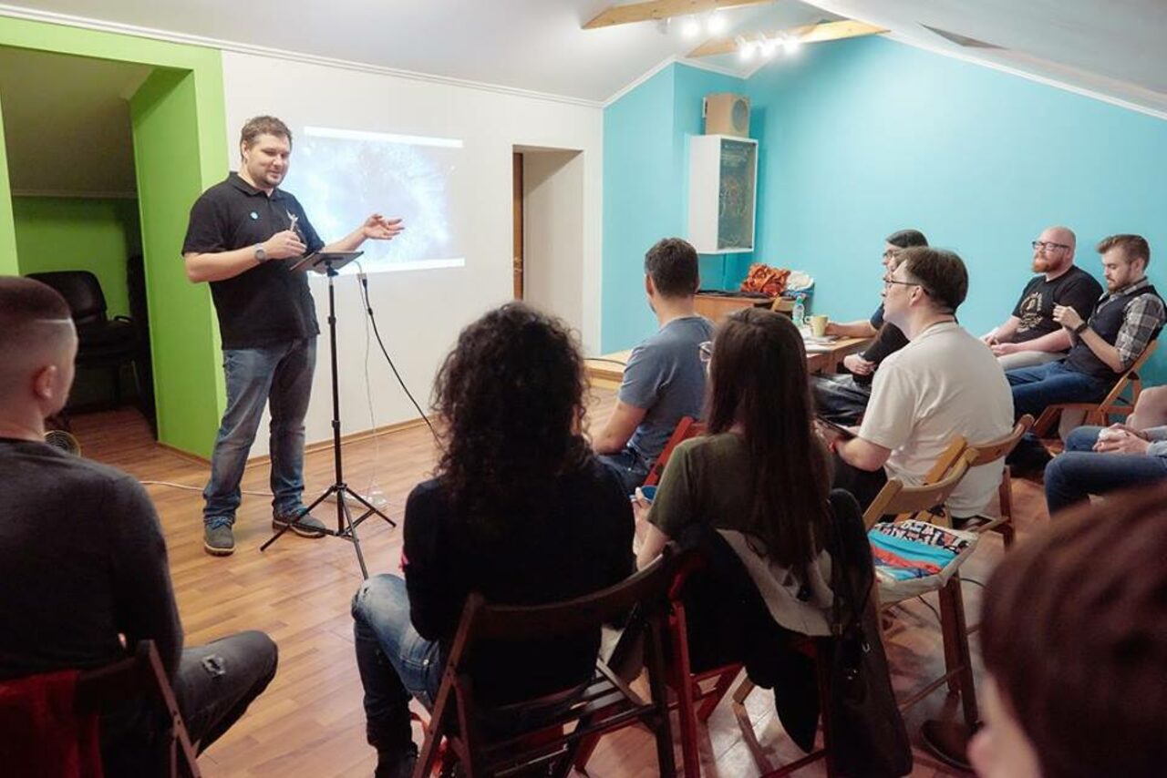 Арендовать Мини-лофт Белый Лист в мансарде