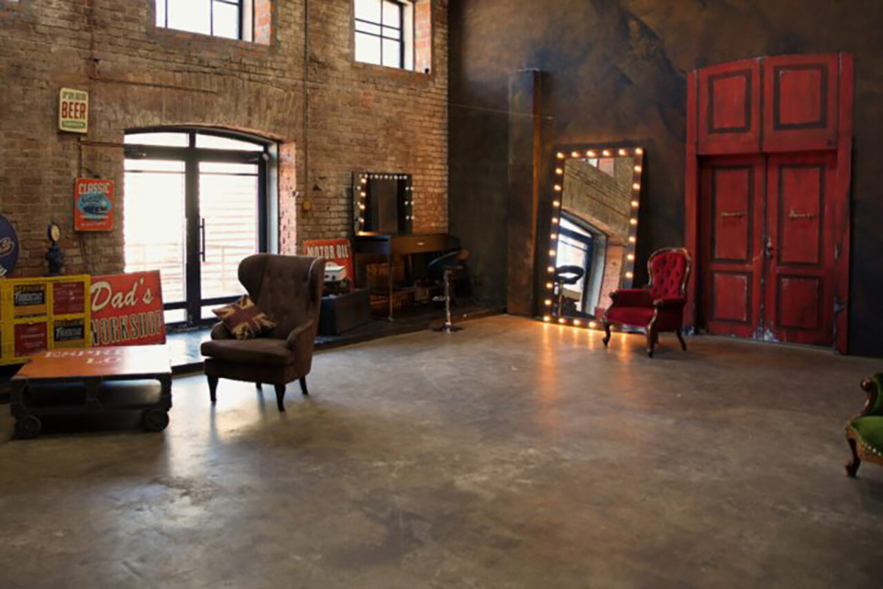 Арендовать Apriori Photo 