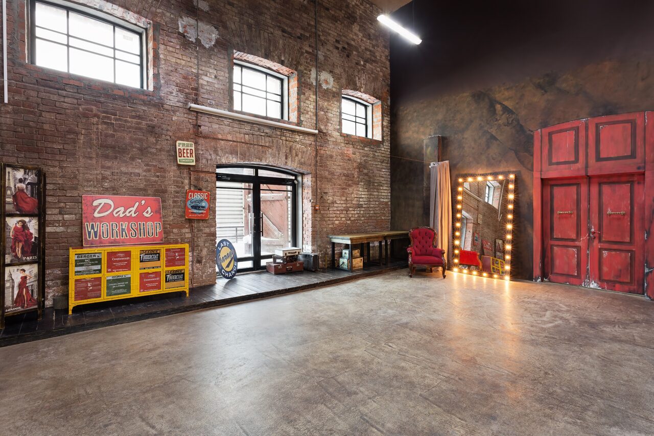 Арендовать Apriori Photo 