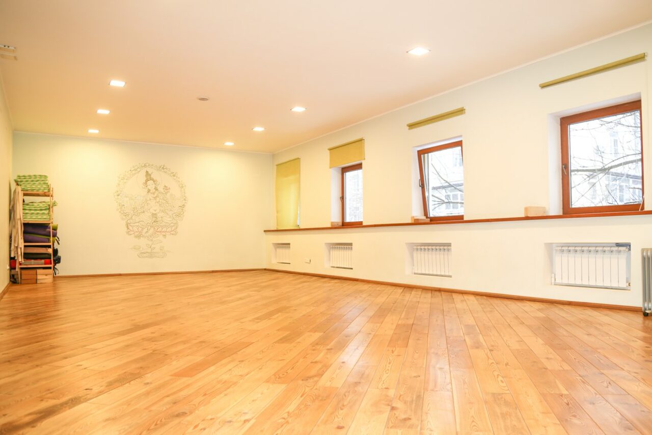 Арендовать iSoul Weekend Тренинг зал с деревянным полом 