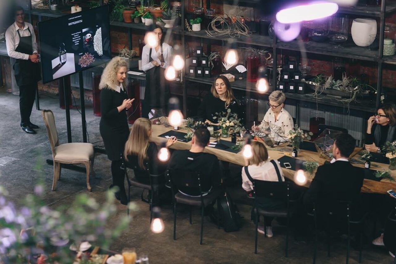 Арендовать Цех Изящных Искусств Арт-лофт с живыми деревьями