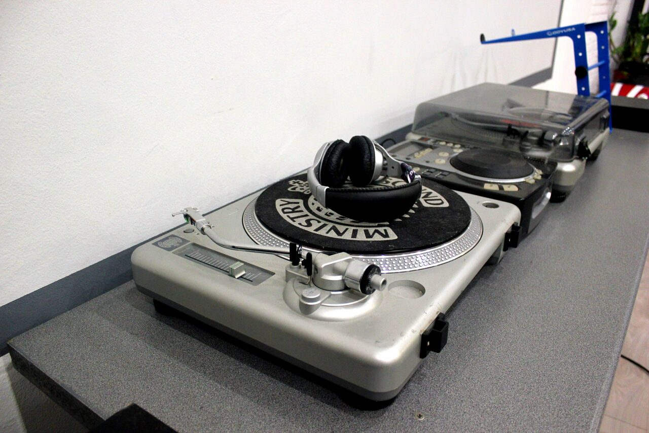 Арендовать СМЕНА - скейтпарк культуры и отдыха