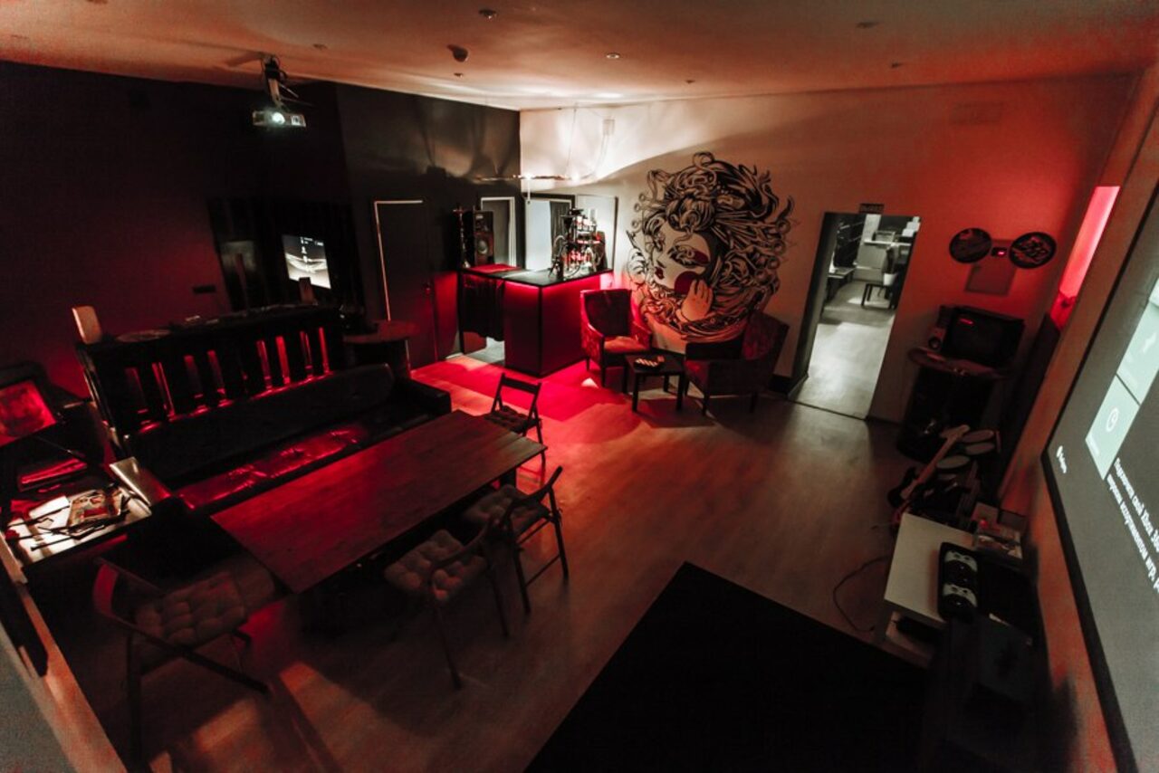 Арендовать СМЕНА - скейтпарк культуры и отдыха