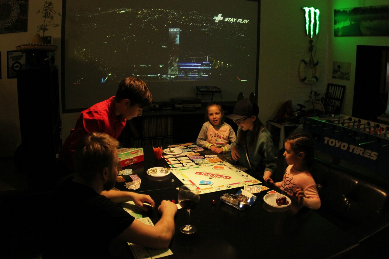 Арендовать СМЕНА - скейтпарк культуры и отдыха