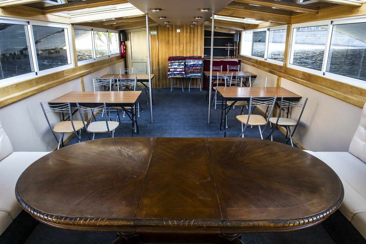 Арендовать Теплоход "Фараон"