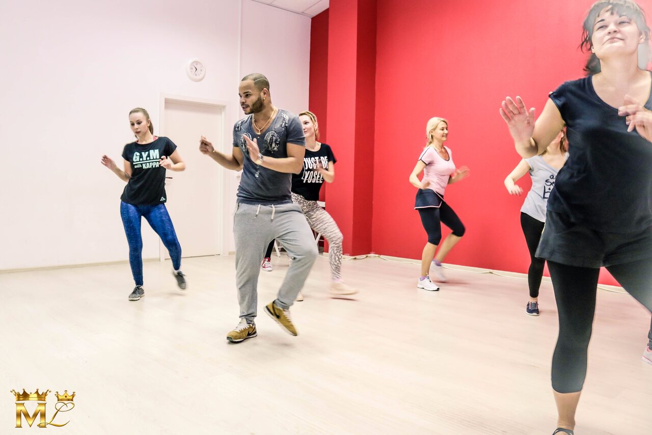 Арендовать ML DANCE COMPANY. Танцевальный зал