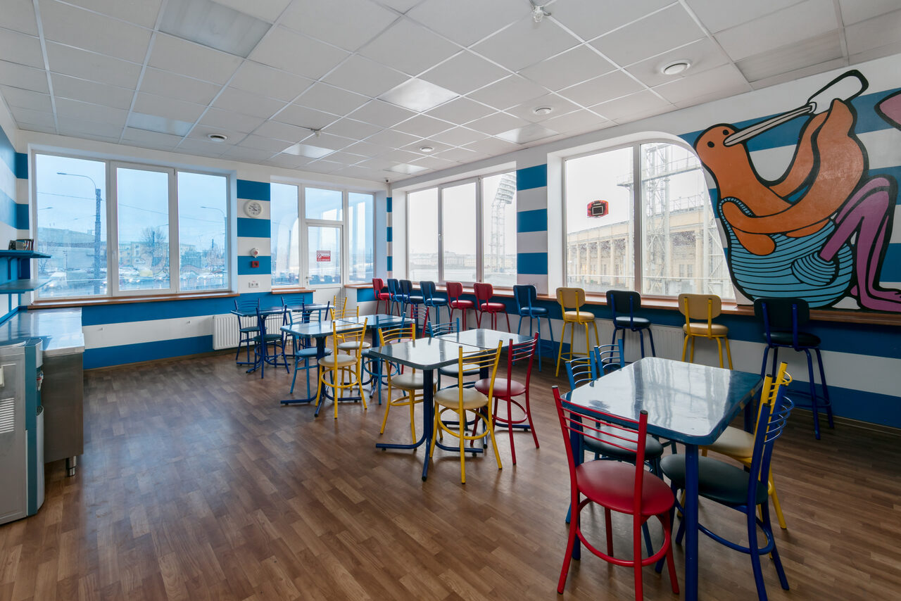 Арендовать  Аквахостел. Лофт на теплоходе