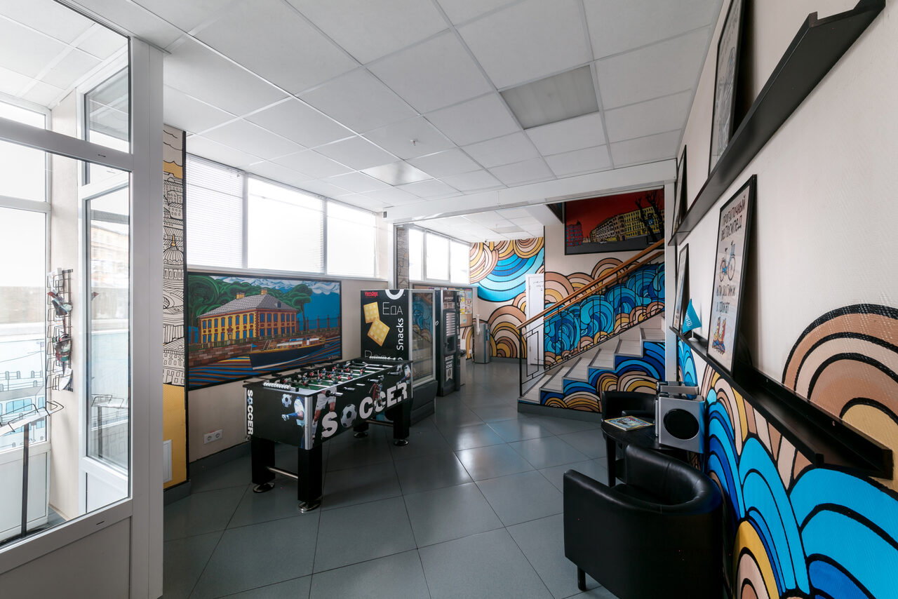 Арендовать  Аквахостел. Лофт на теплоходе