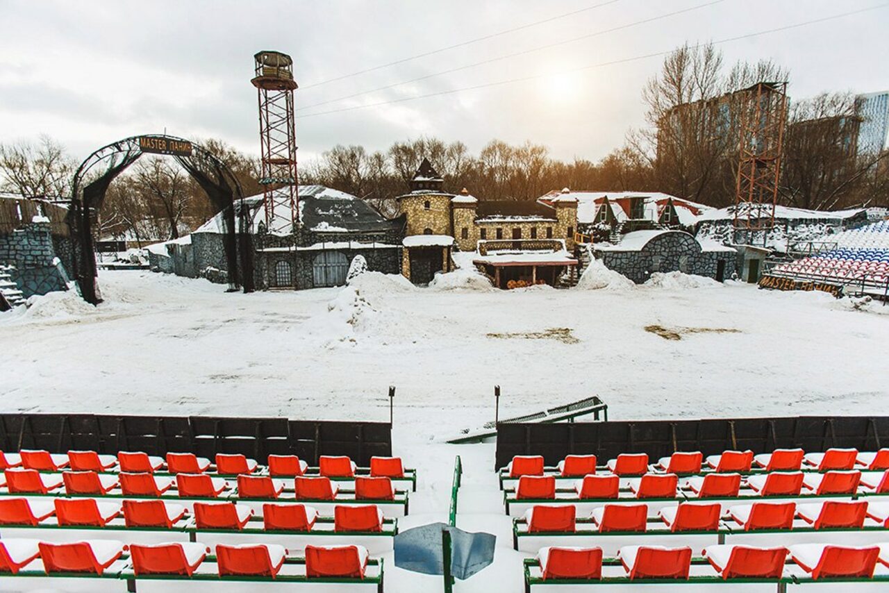 Арендовать Открытое пространство с трибунами