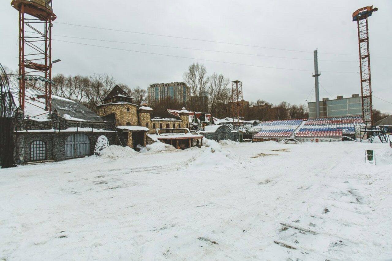 Арендовать Открытое пространство с трибунами