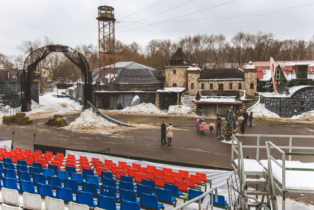Арендовать Открытое пространство с трибунами
