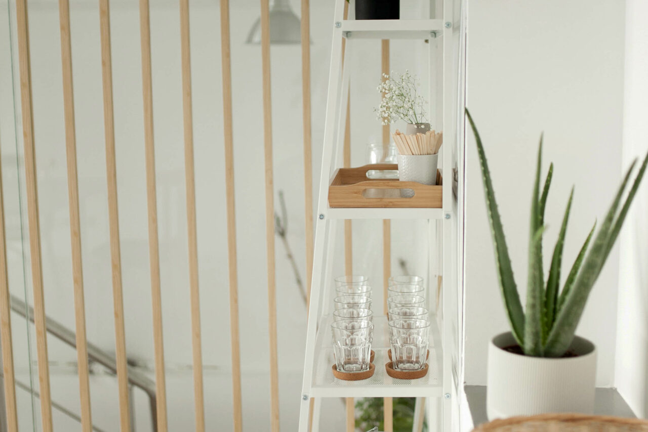 Арендовать Натура Место. Белый зал в лофтовой студии