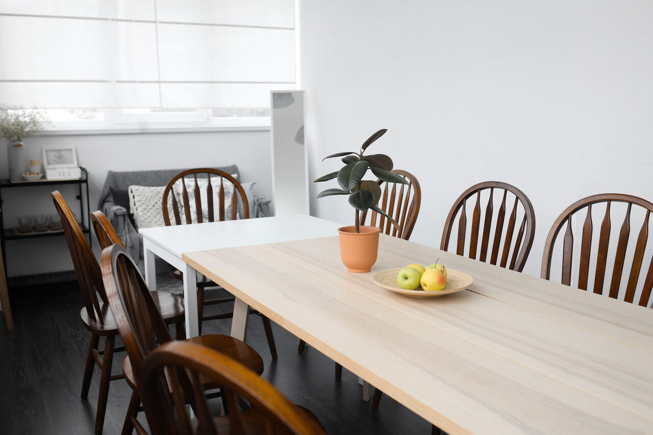 Арендовать Натура Место Лофт с деревянным столом