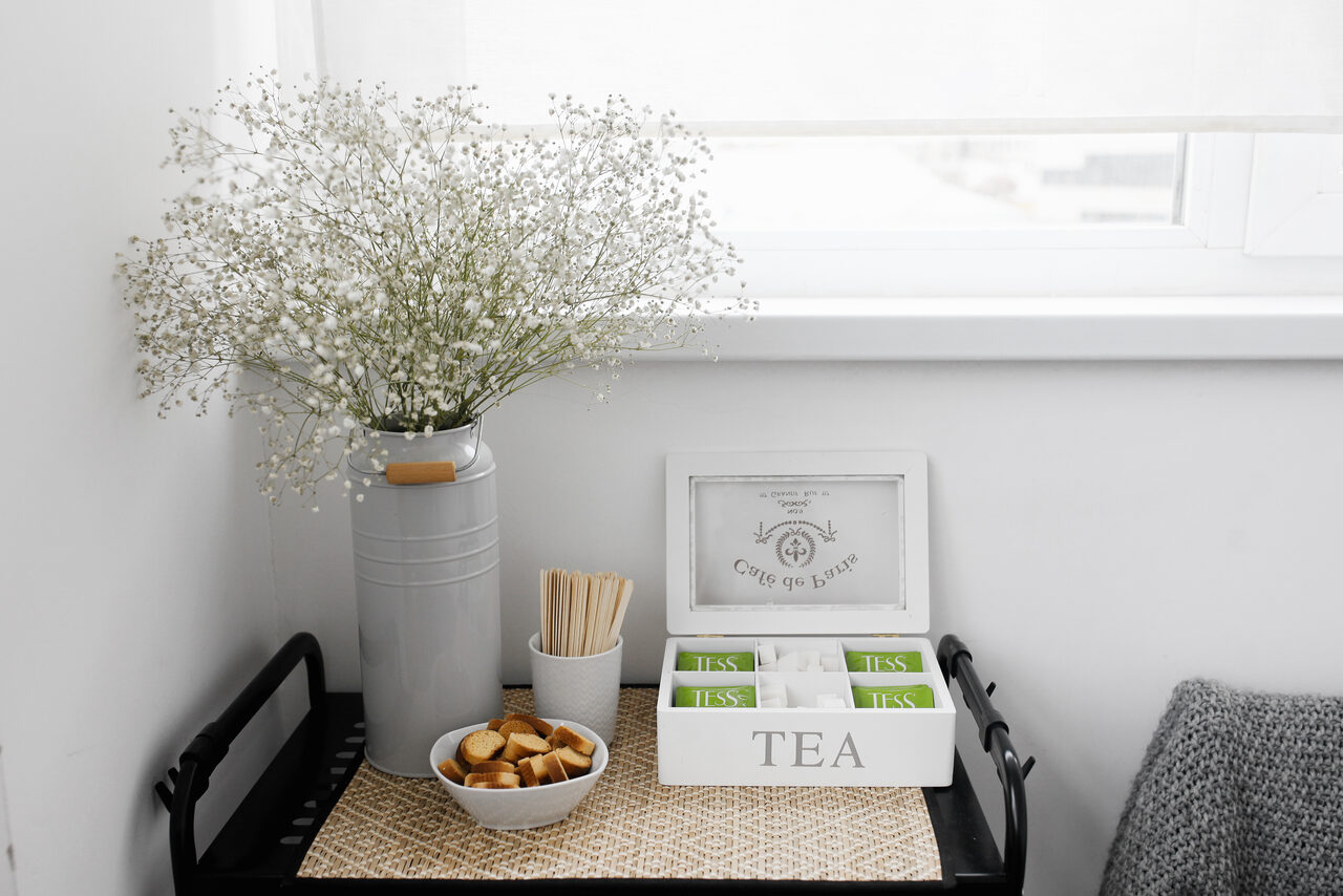 Арендовать Натура Место Лофт с деревянным столом