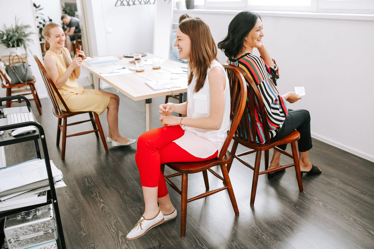 Арендовать Натура Место Лофт с деревянным столом