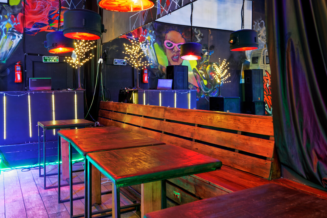 Арендовать Loft Level 19 на заводе Кристалл. Крыша для вечеринок