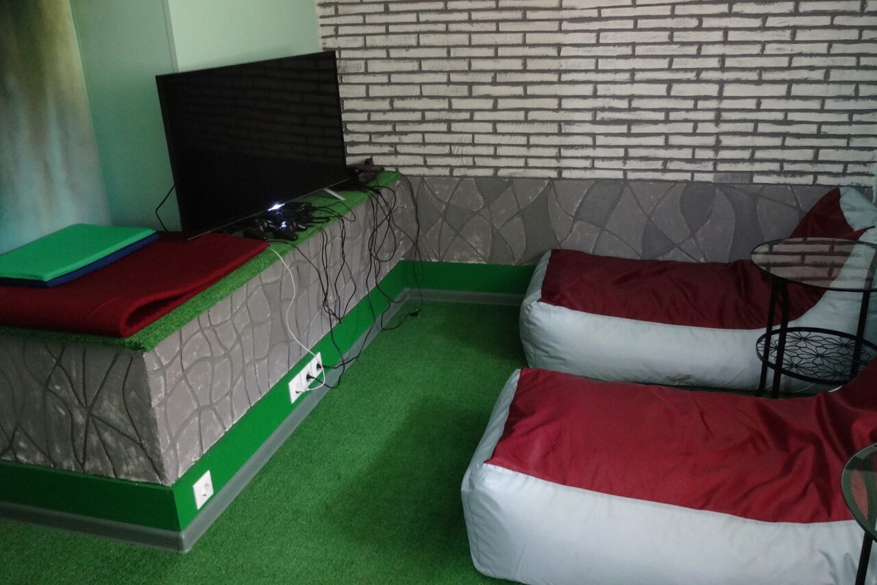 Арендовать Лофт с пуфами на Спортивной