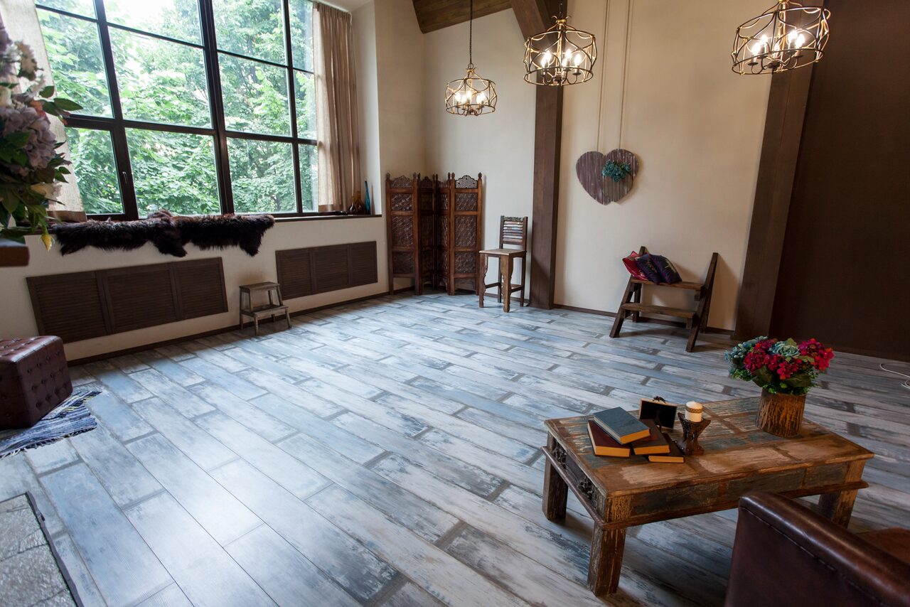 Арендовать Фотостудия Bouton. Лофт стилизованный под загородный дом