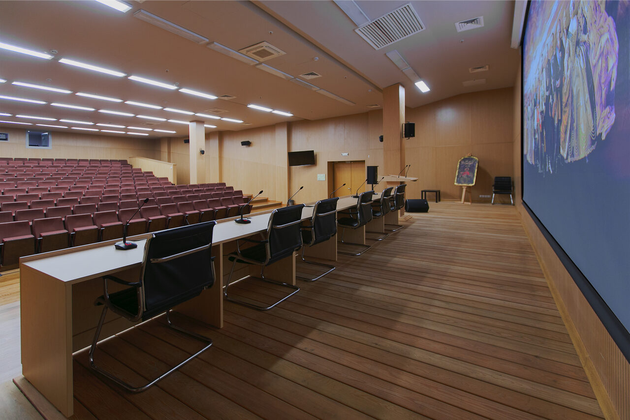 Арендовать "Атриум"