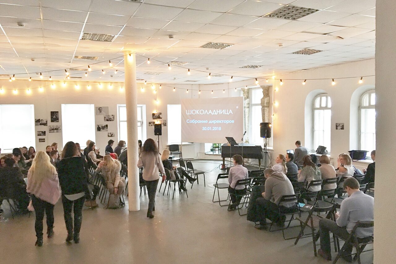 Арендовать Лофт Фарфор. Торжественный лофт с роялем