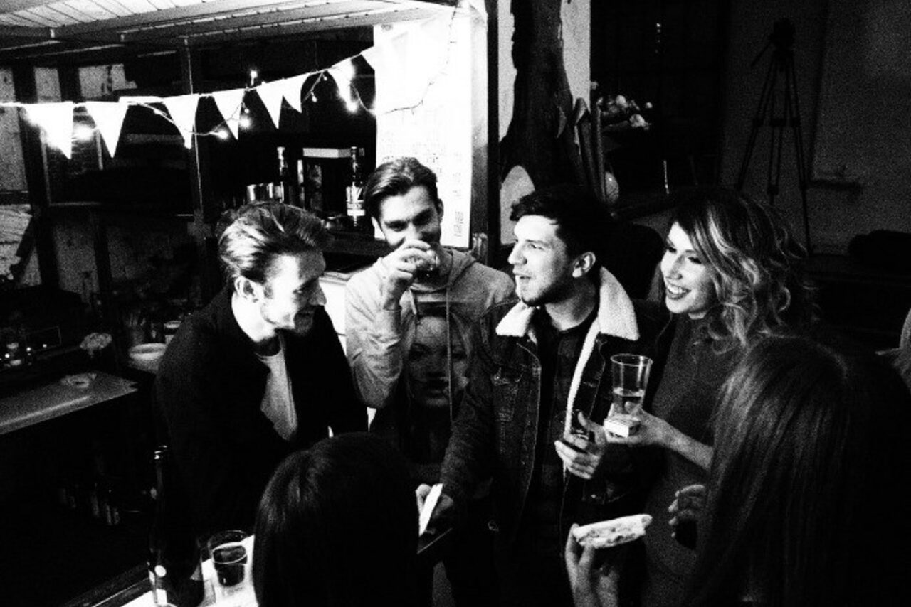 Арендовать Mazel Tov Studio Двухэтажный лофт-бар