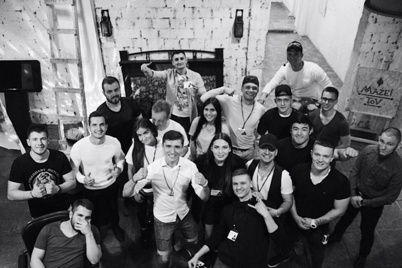 Арендовать Mazel Tov Studio Двухэтажный лофт-бар