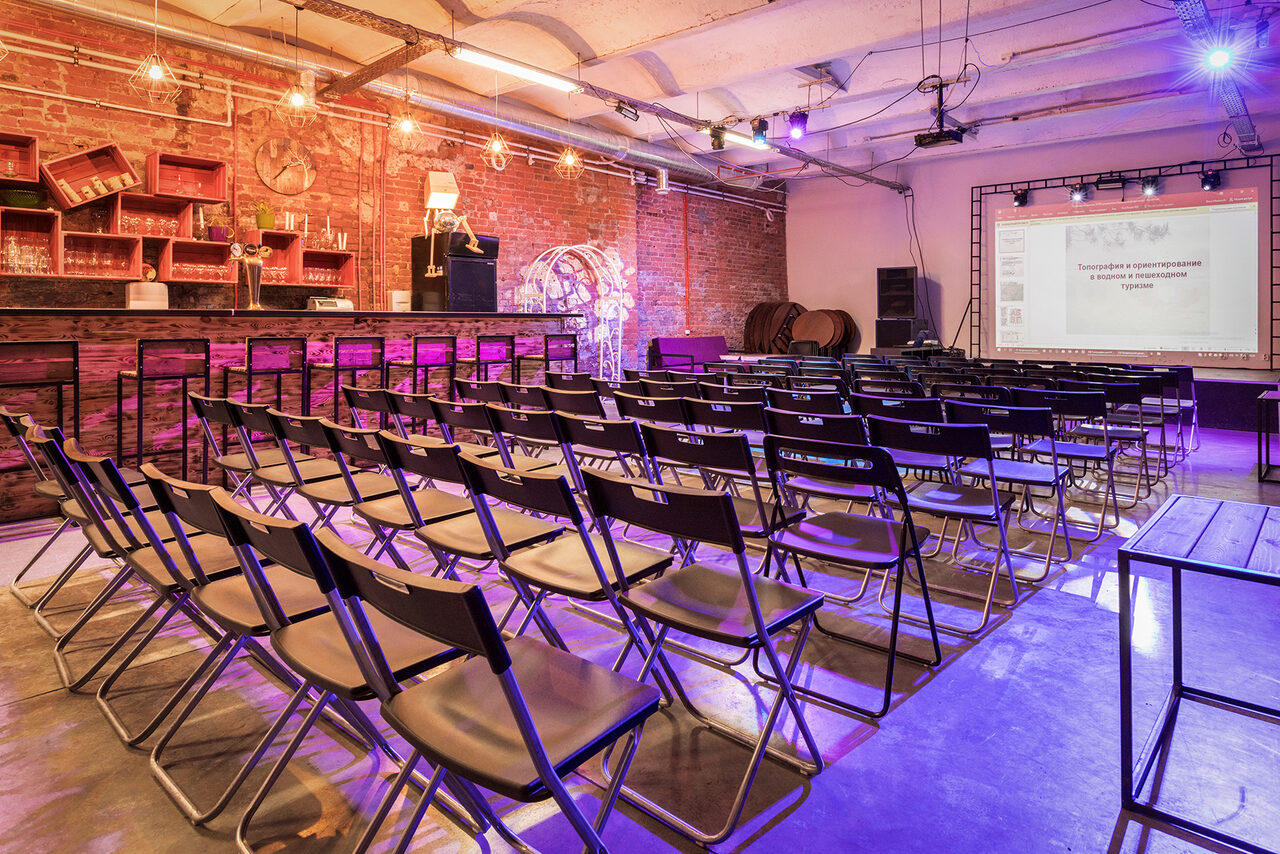 Арендовать Loft Com.nata.Тренинговый лофт со сценой