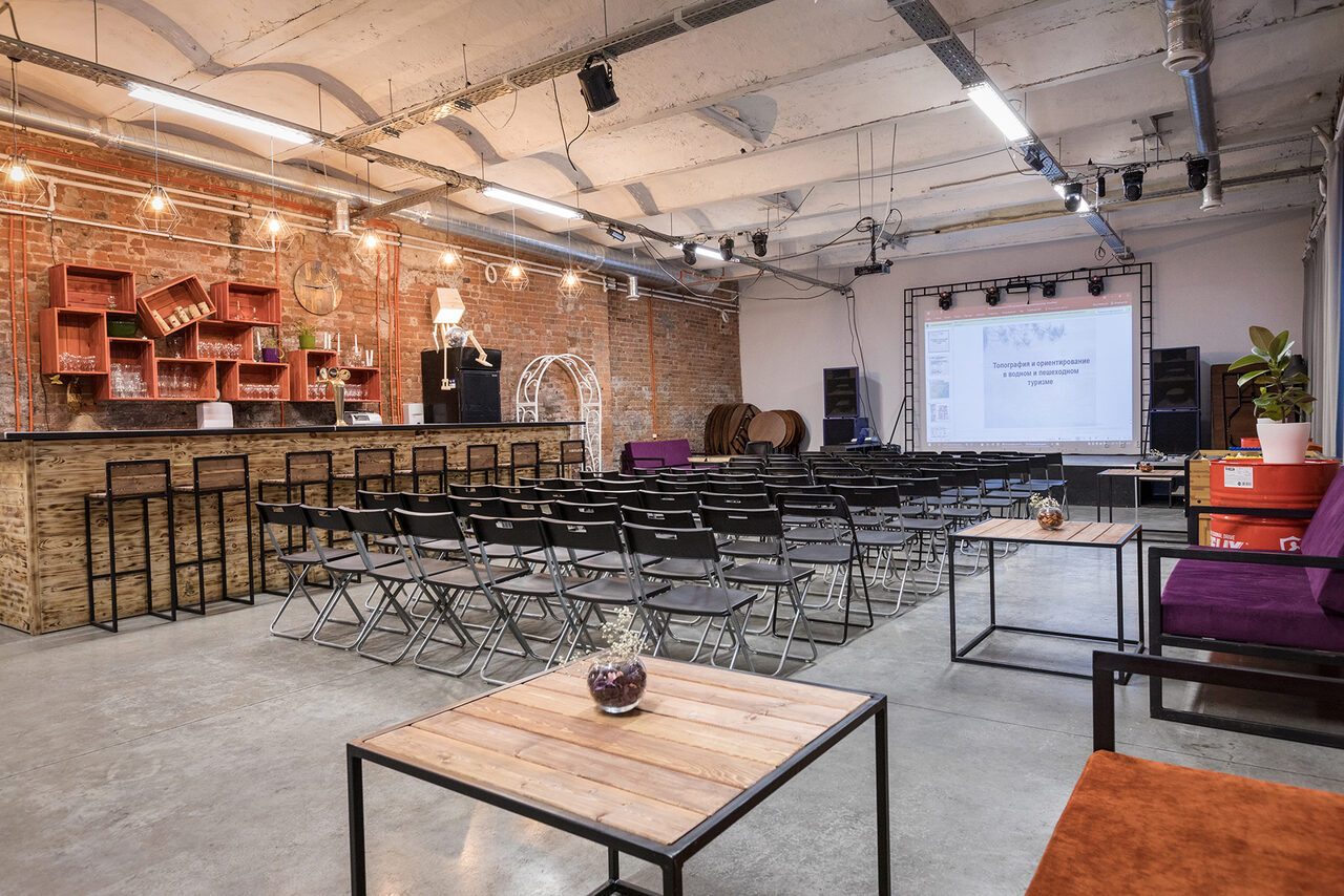 Арендовать Loft Com.nata.Тренинговый лофт со сценой