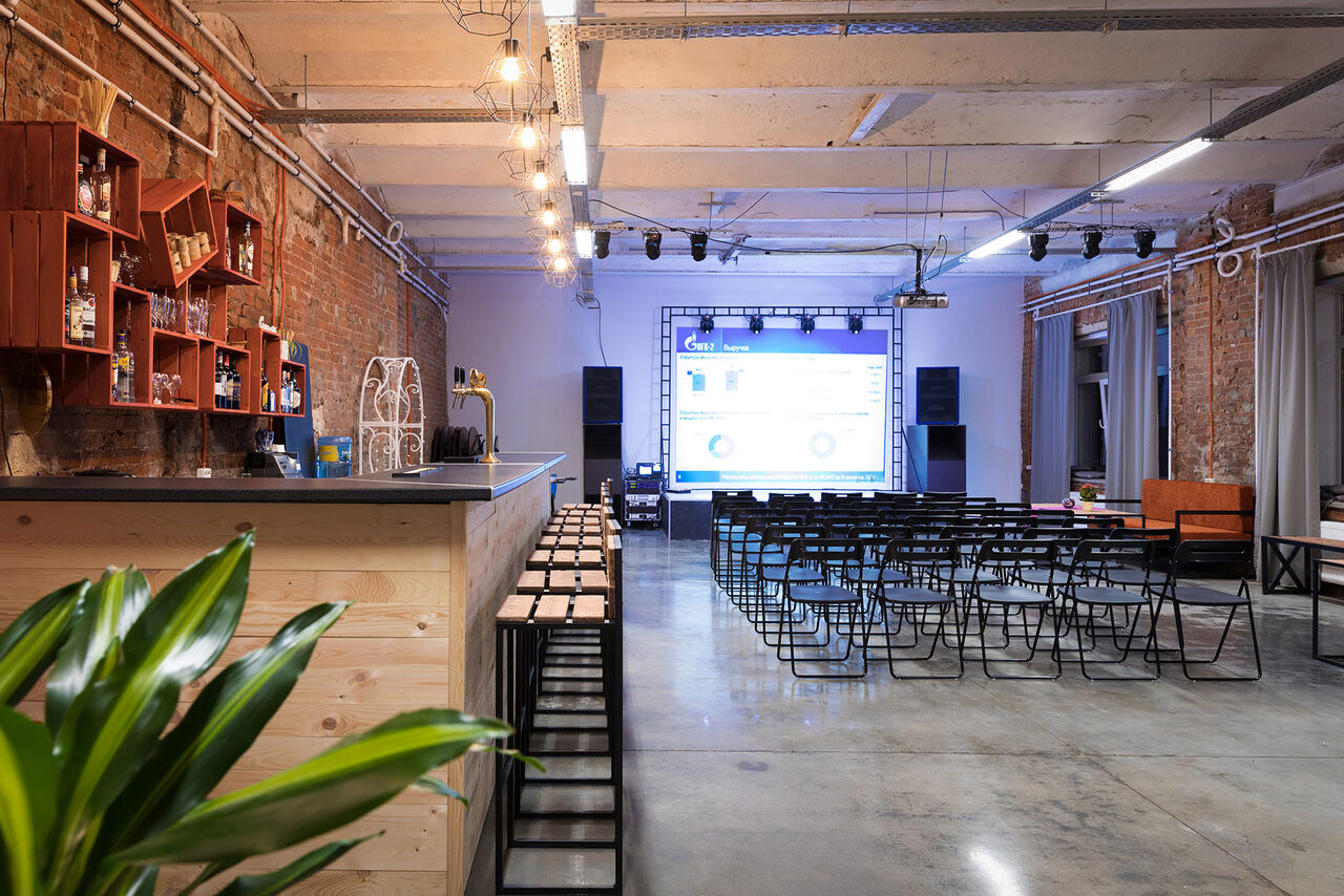 Арендовать Loft Com.nata.Тренинговый лофт со сценой