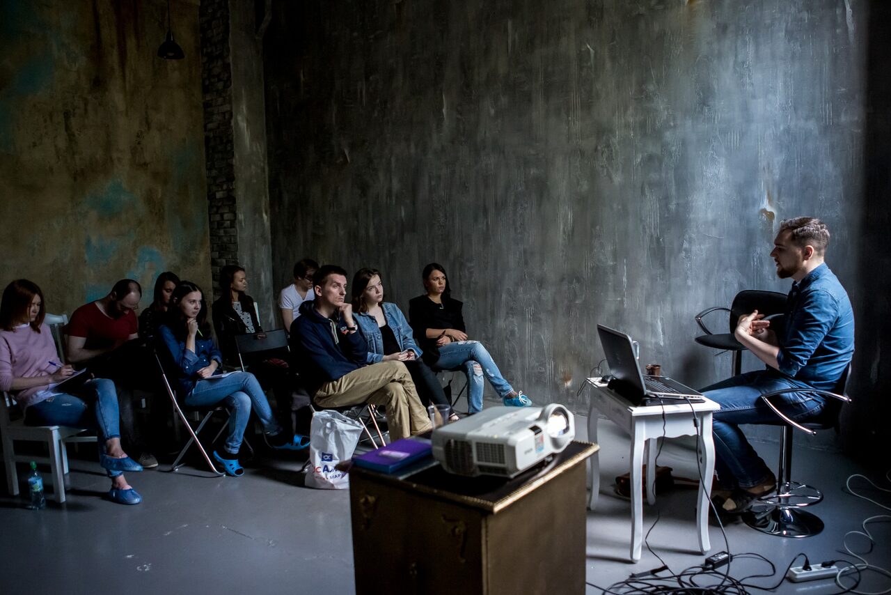 Арендовать Фотостудия Bouton. Минималистичный лофт 