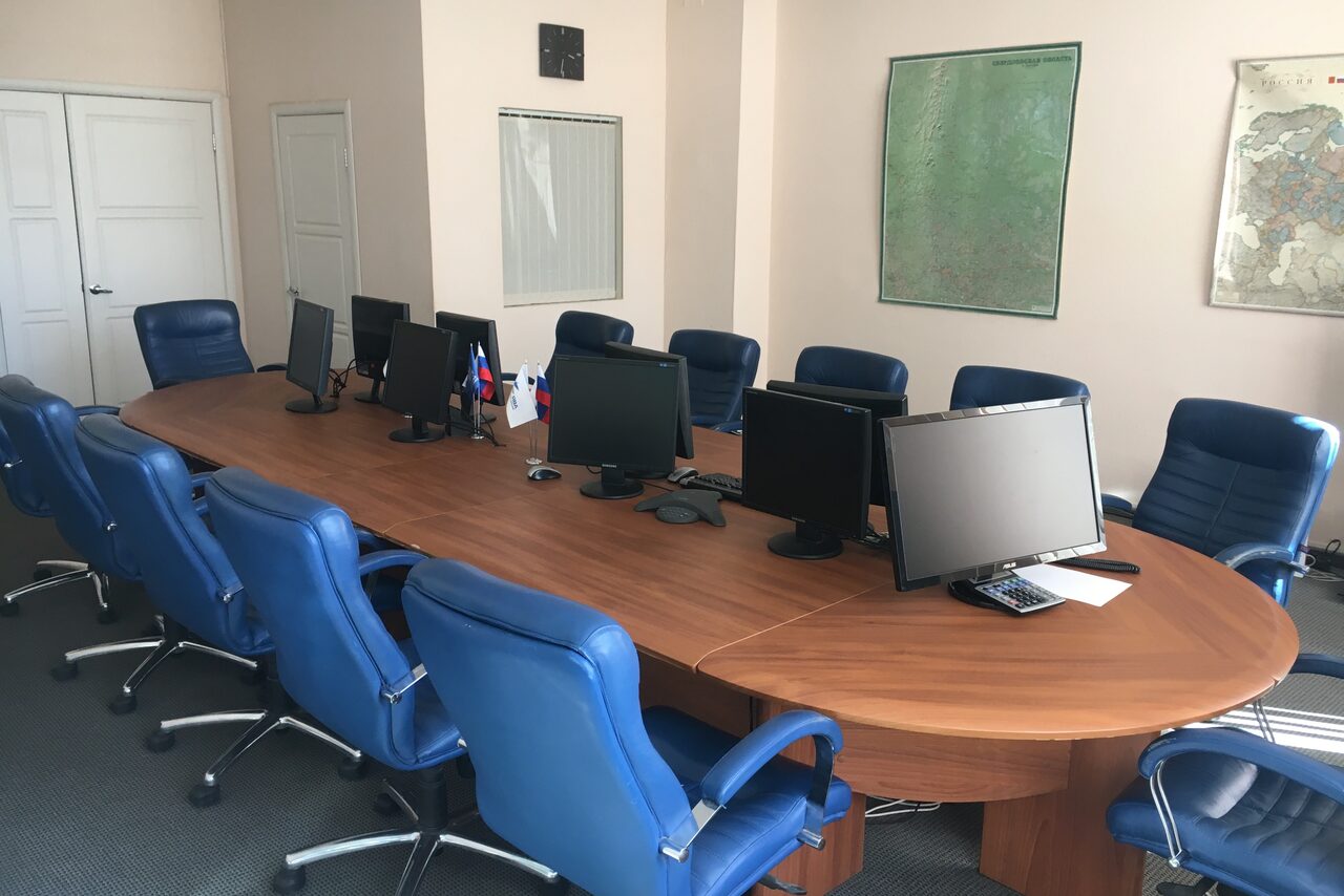 Арендовать Оборудована переговорная в Екб